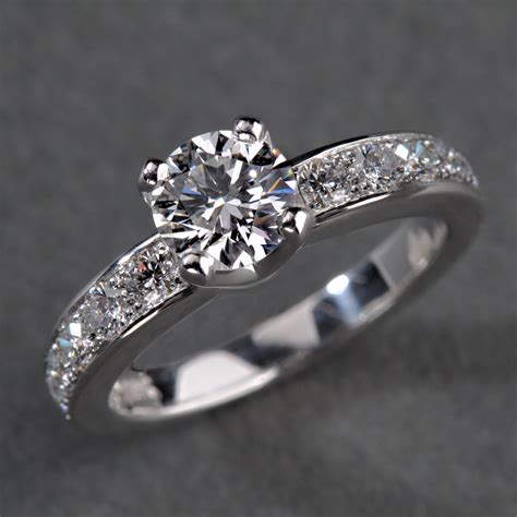 Bague femme : bague diamant, or et argent